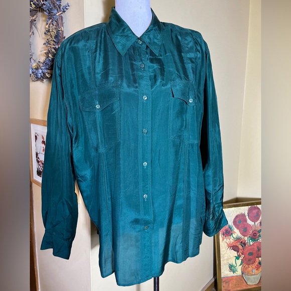 Vtg NEW CONCEPTS Size Large 100% Silk Emerald Green Button Down LongSleeve - Picture 2 of 10